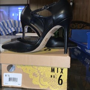 Size 8 1/2 black heels